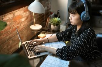 long lasting battery wireless headphones